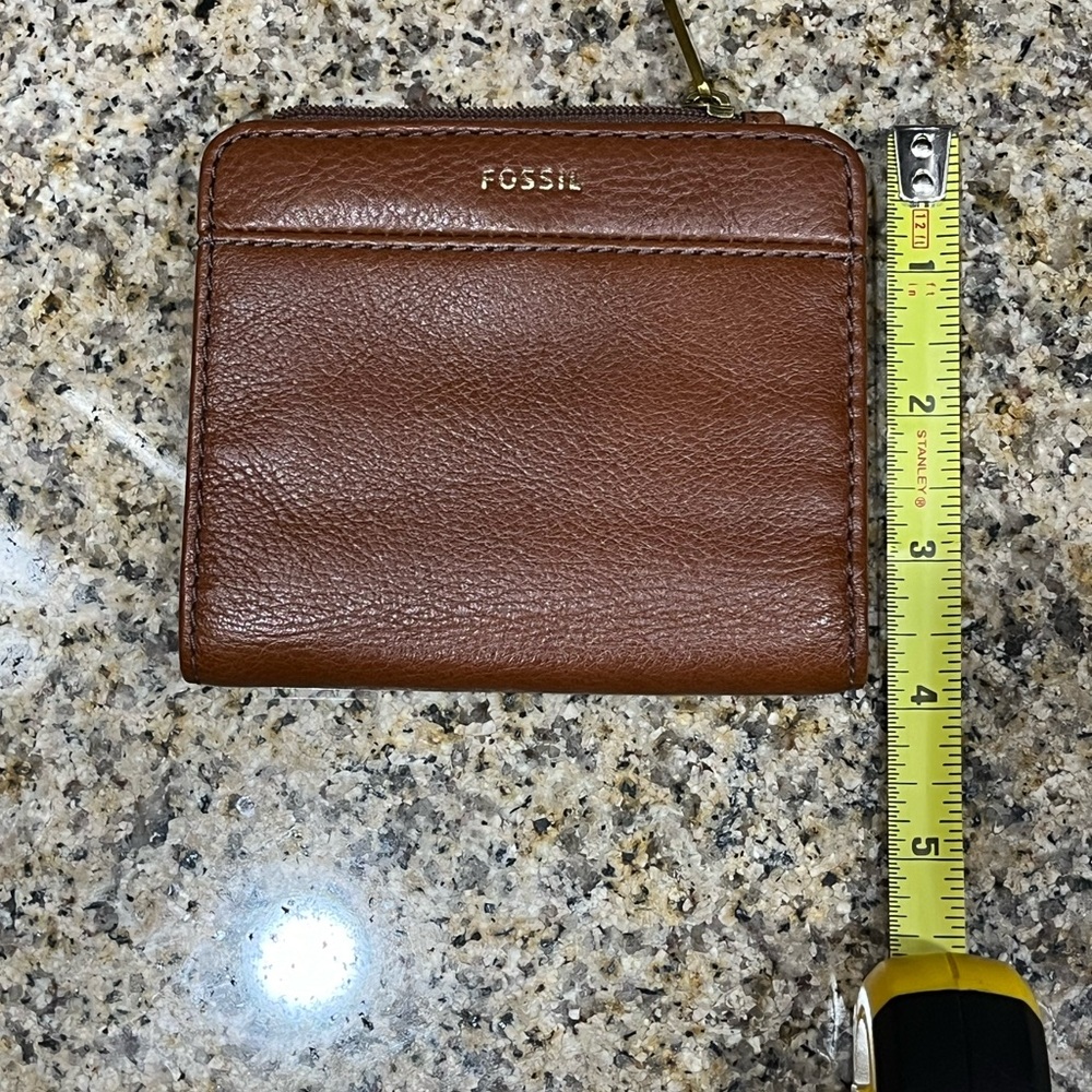 Brown Leather Fossil wallet - Picture 6 of 7